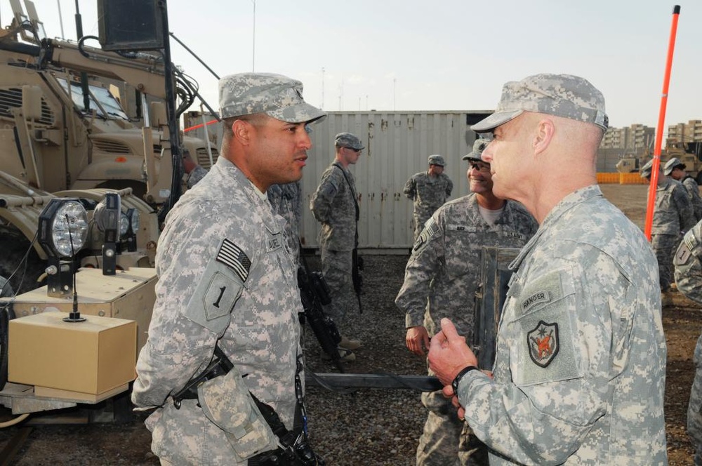 DVIDS - Images - XVIII Airborne Corps Commander visits ‘First Lightning ...