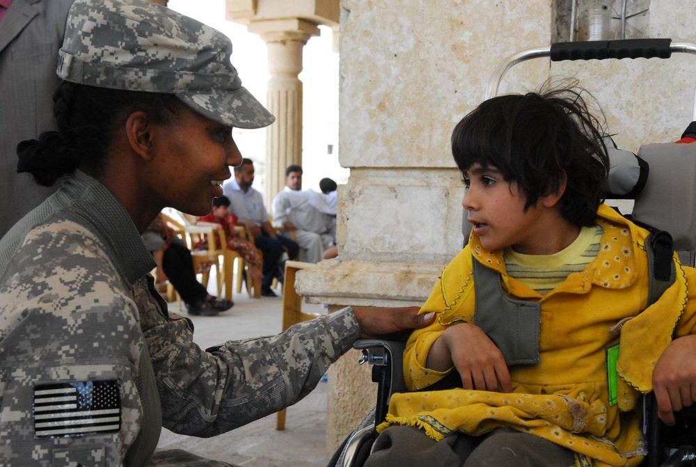 DVIDS - Images - Vanguard Brigade Soldiers Help Distribute Wheelchairs ...