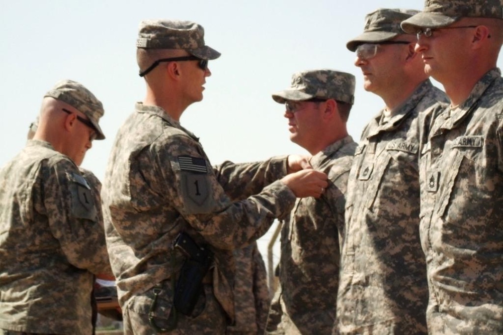 'Venom' Engineer Company Soldiers receive Combat Action Badges in Iraq
