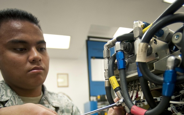 Nellis AFB, PMEL airmen  keep flightline operational