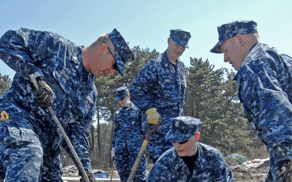 Misawa Chiefs and First Classes Help with Tsunami Recovery
