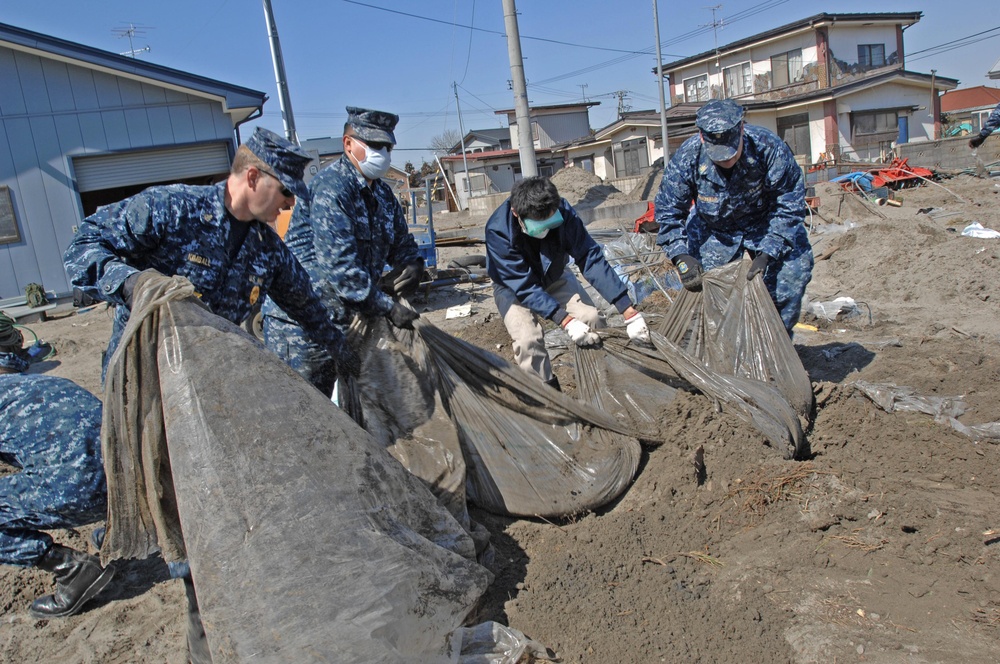 Misawa Chiefs and First Classes Help with Tsunami Recovery