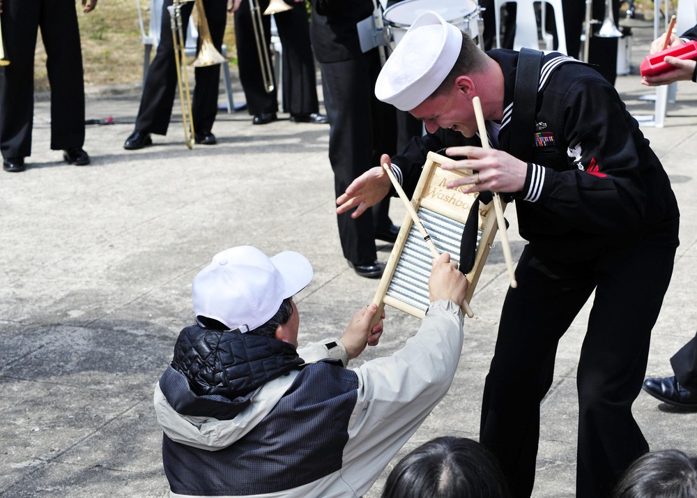 Sailors put on show in Korea