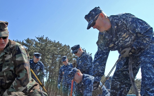 Sailors Remove Damaged Cable in Hachinohe