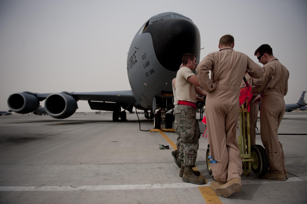KC-135 Refueling E-8 JSTARS