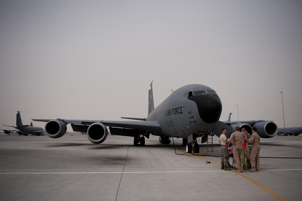 KC-135 Refueling E-8 JSTARS