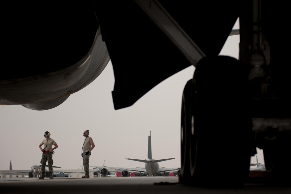 KC-135 Refueling E-8 JSTARS