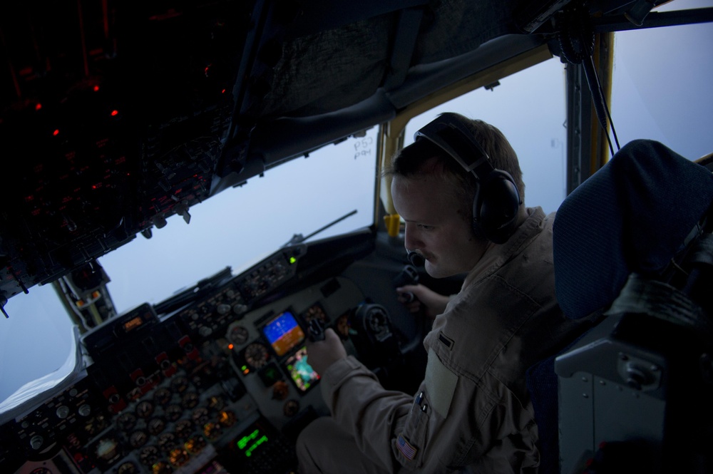 KC-135 Refueling E-8 JSTARS