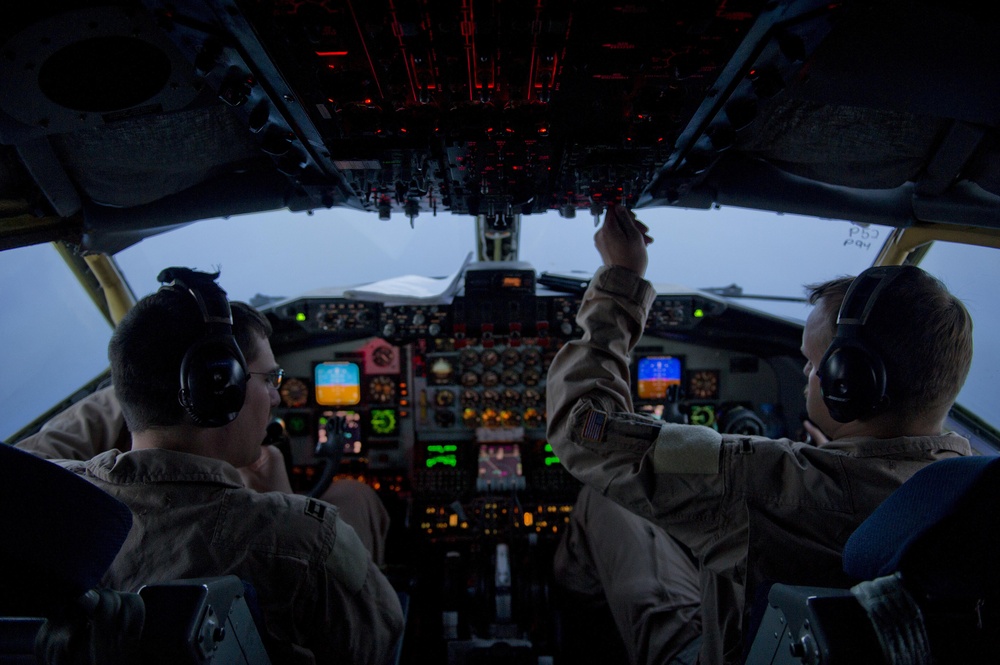 Dvids - Images - Kc-135 Refueling E-8 Jstars [image 18 Of 23]