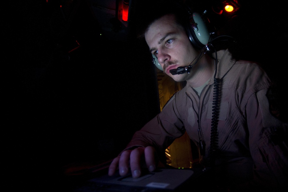 KC-135 Refueling E-8 JSTARS