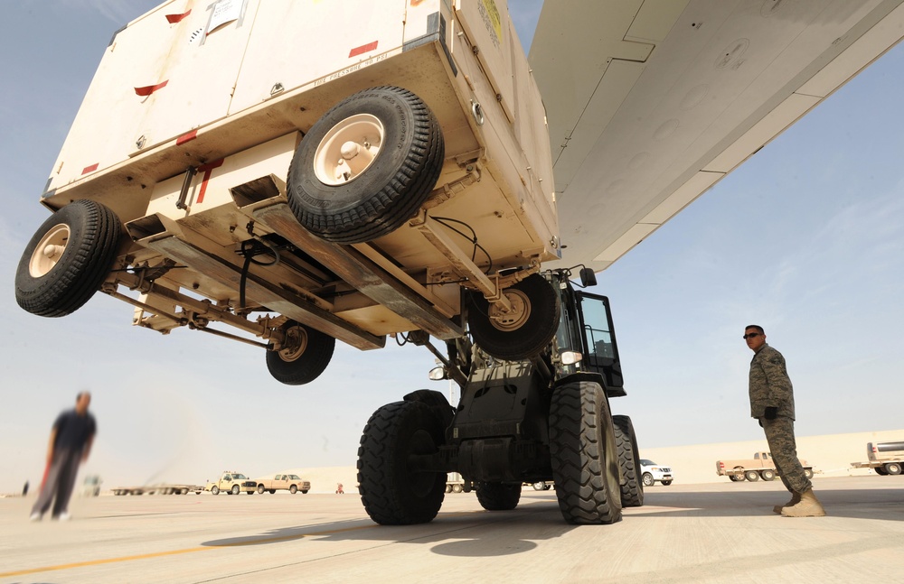 Heavy equipment offloading offers 380 ELRS unique coordination opportunities