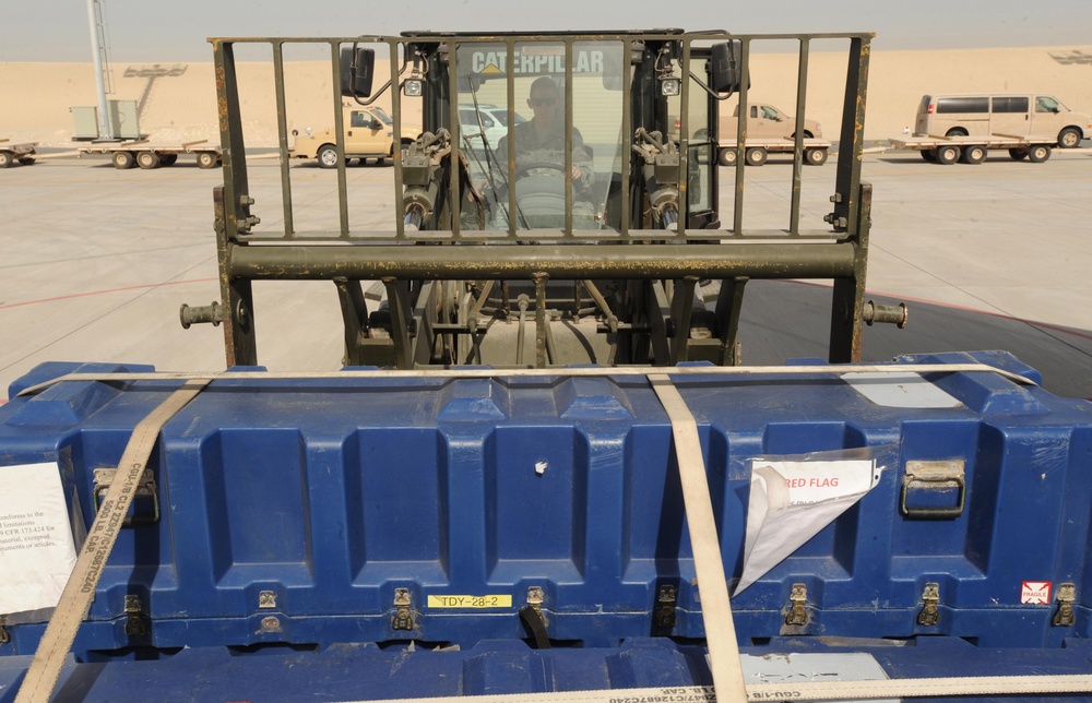 Heavy equipment offloading offers 380 ELRS unique coordination opportunities
