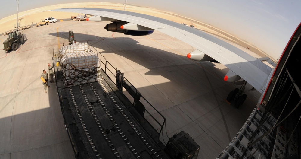 Heavy equipment offloading offers 380 ELRS unique coordination opportunities