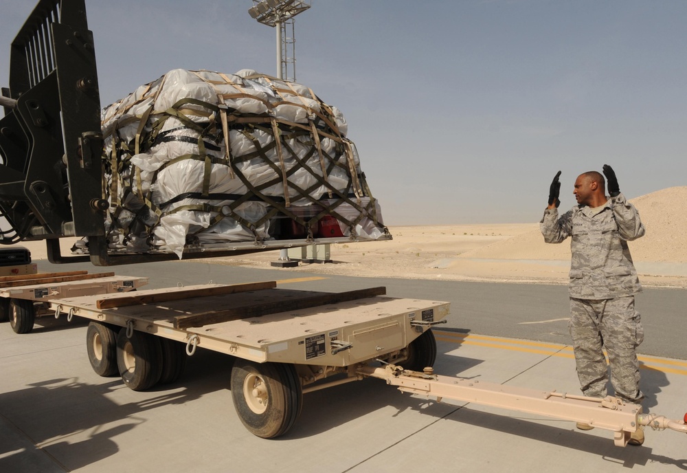 Heavy equipment offloading offers 380 ELRS unique coordination opportunities