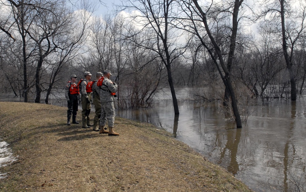 Minnesota Guard responds to Red River flood