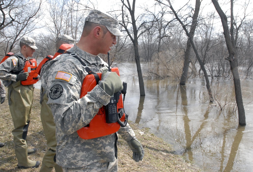 Minnesota Guard responds to Red River flood