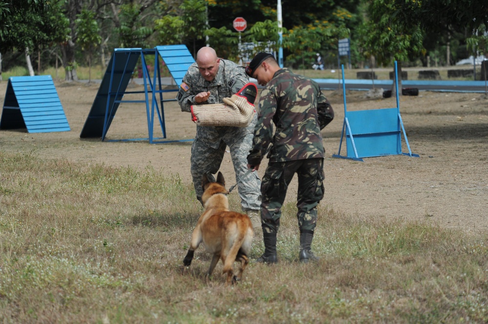 Joint Dog Training Crosses Borders