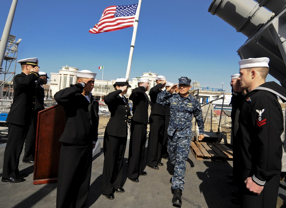 6th Fleet commander visits USS Monterey