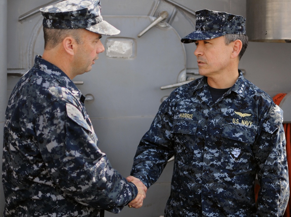 6th Fleet commander visits USS Monterey