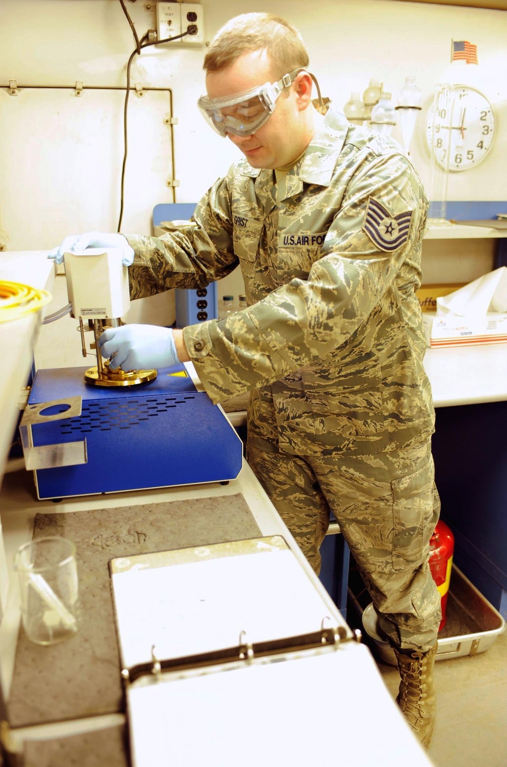 Mobility airmen among team to 'shatter' deployed fuels record in Kyrgyzstan