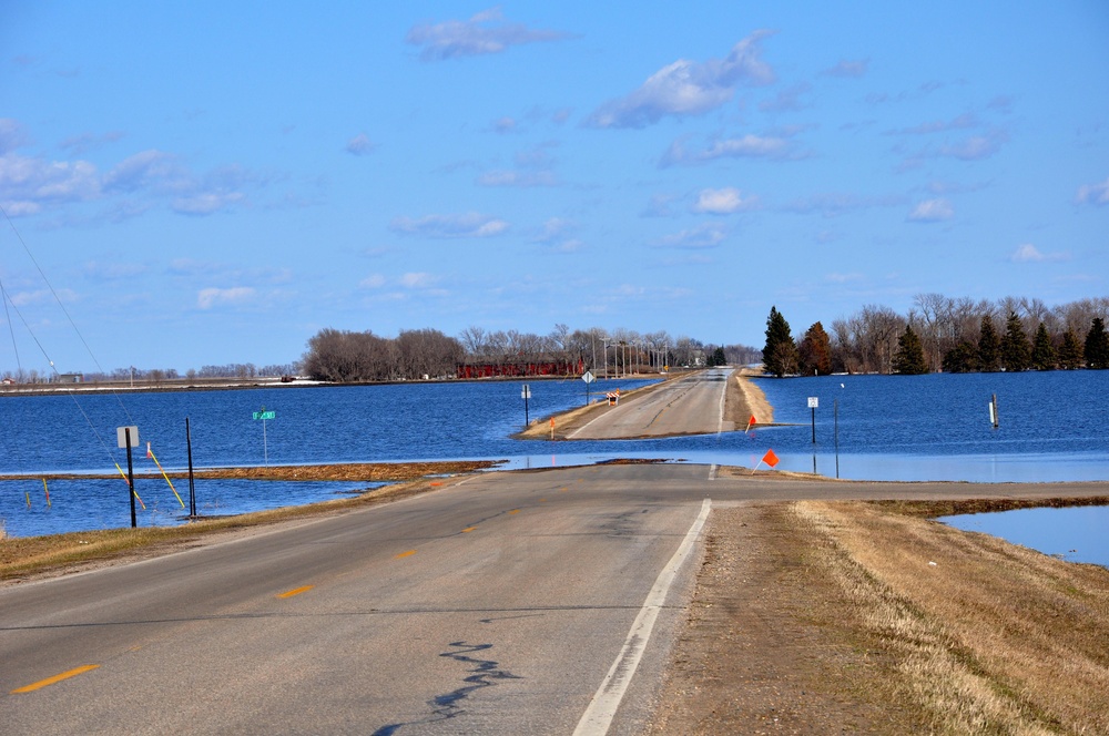 Red River Flood 2011: Overland flooding approaches on Hendrum, Minn.