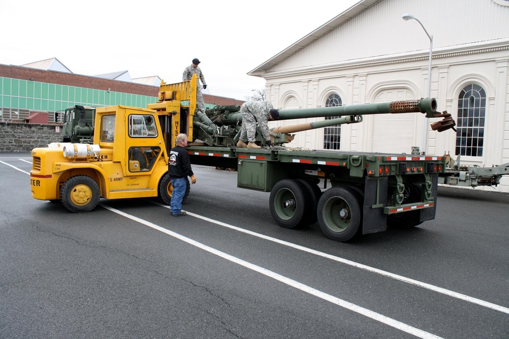 1427th Transportation Company Moves 1990s Test-Bed Cannon to Arsenal Museum from Vermont