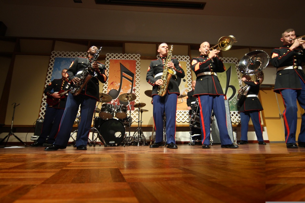 Brass band rocks festival in Florence