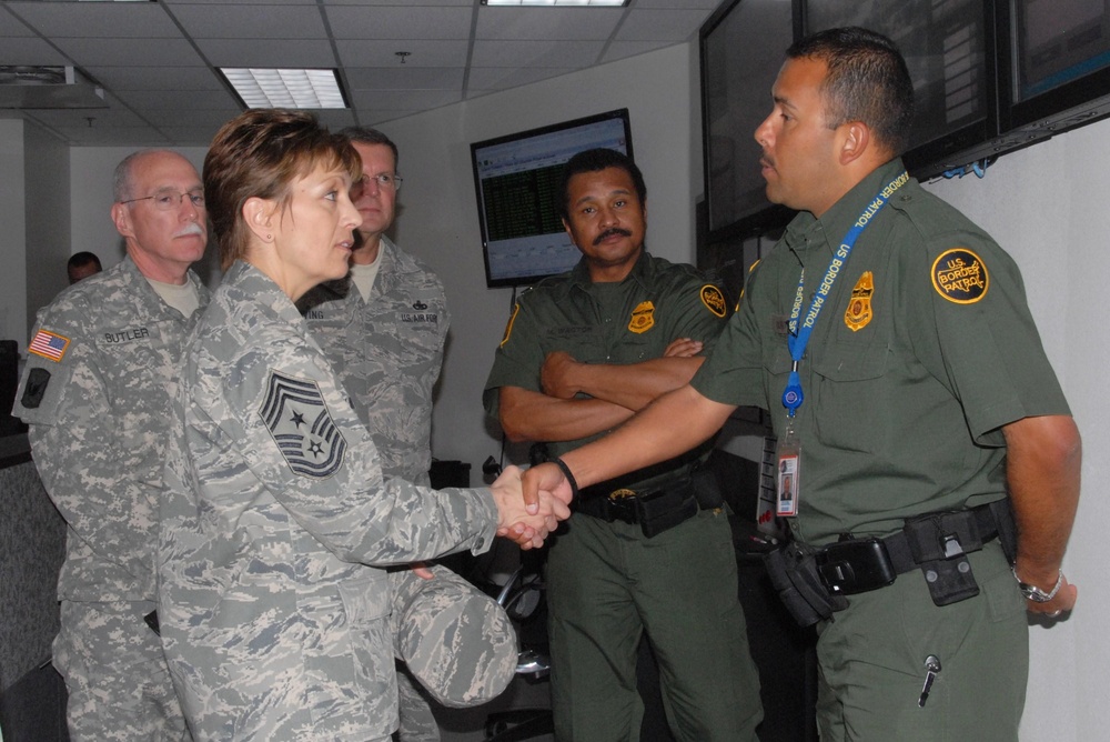 Arizona National Guard welcomes senior enlisted leader for border operations tour