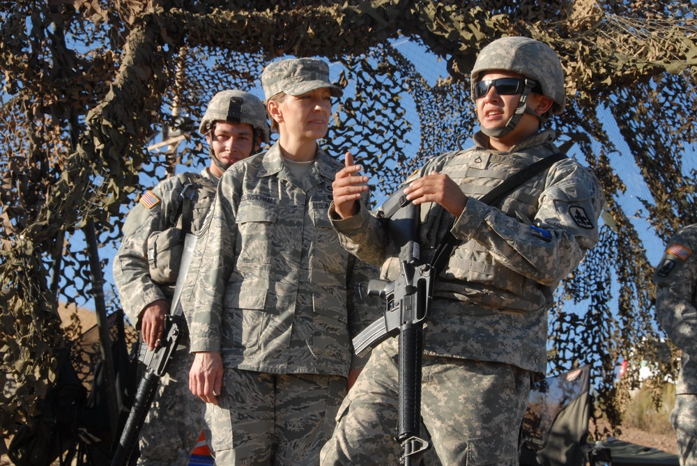 Arizona National Guard welcomes senior enlisted leader for border operations tour