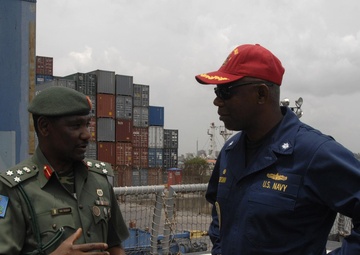 Nigerian Army Visits USS Robert G Bradley