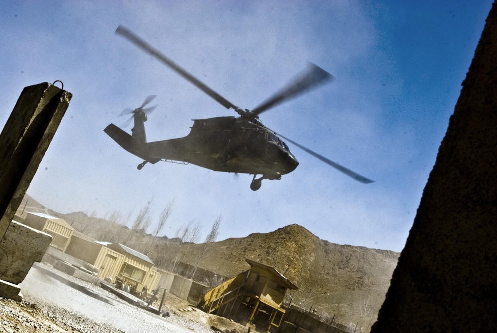 10th Mountain CSM Visits COP Charkh