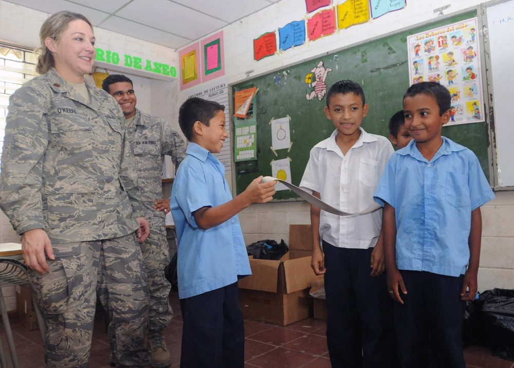 Air Force dentists treat more than 2,500 Salvadorans for BTH 2011