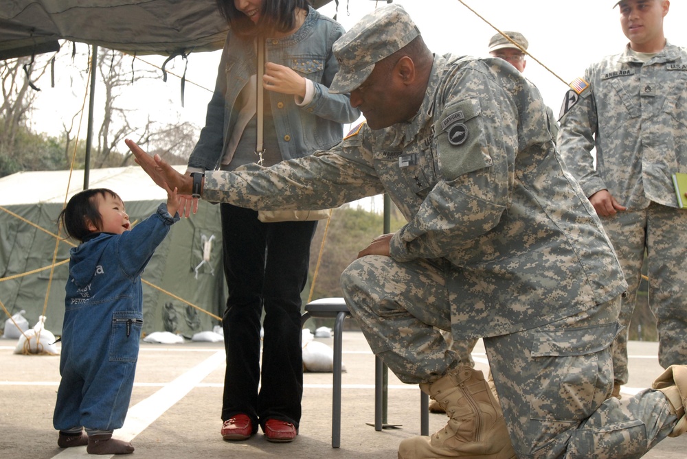 US Army Japan commander visits regions affected by earthquake