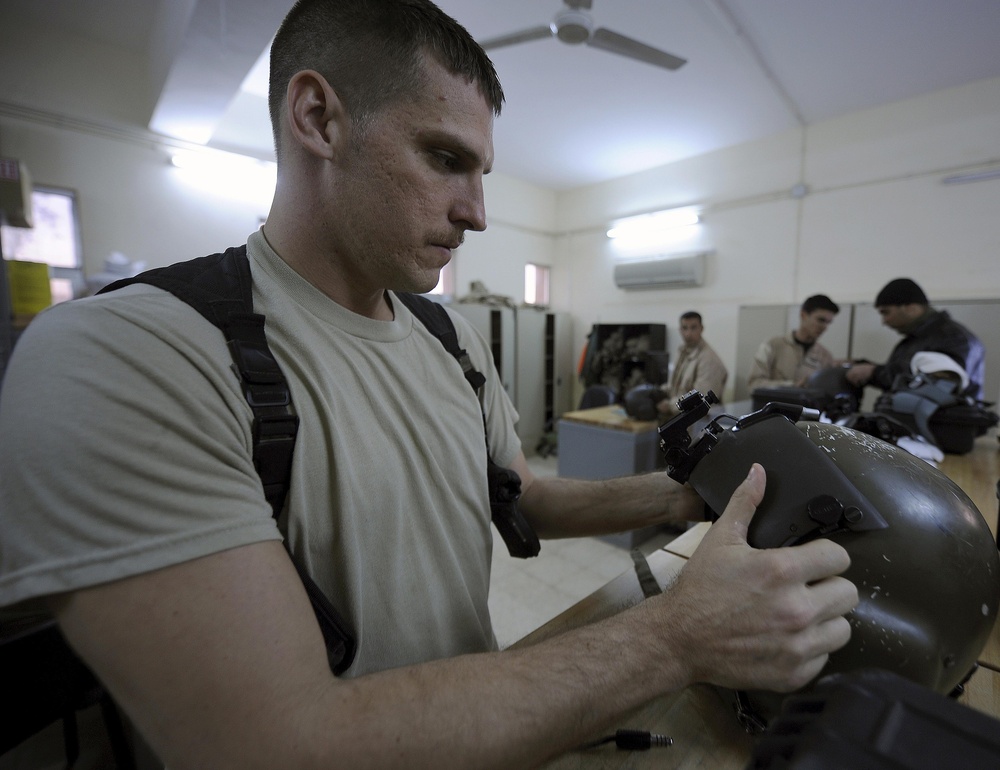U.S. Huey advisors step back, Iraqis instructors take lead