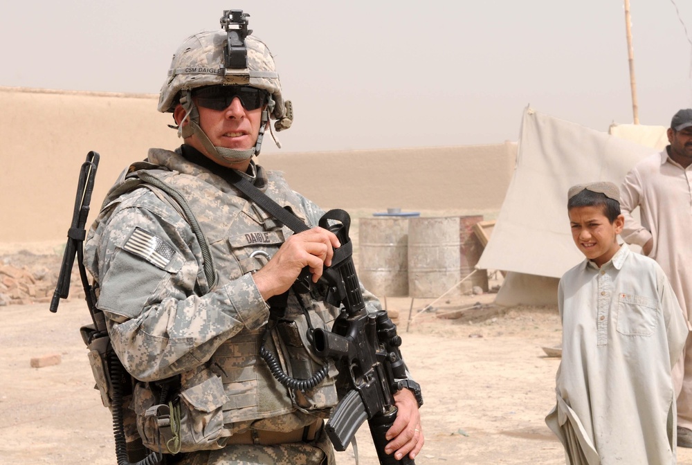 Canadian general visits Afghanistan-Pakistan border