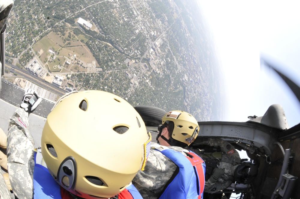 Air assault, parachute teams capture attention at American Heroes Celebration