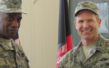 MED-E Commander Recieves Army Achievement Medal