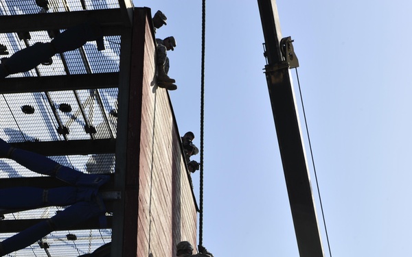 Soldiers receive specialized rappel fast rope training
