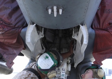 Wake Island Avengers take on Japan: VMA-211 arrives for UDP