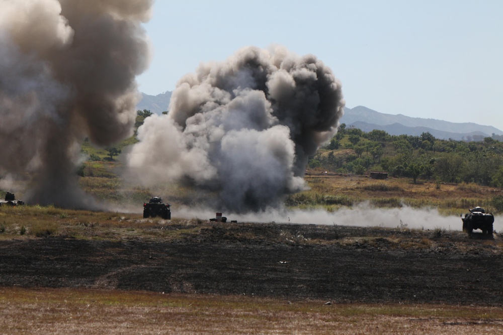 US, AFP service members demonstrate interoperability for Philippine President