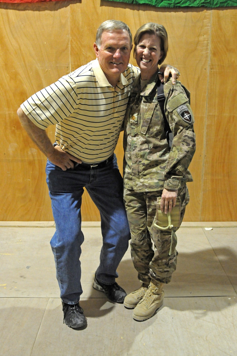 Griese, Veronica bring smiles to troops in war zone