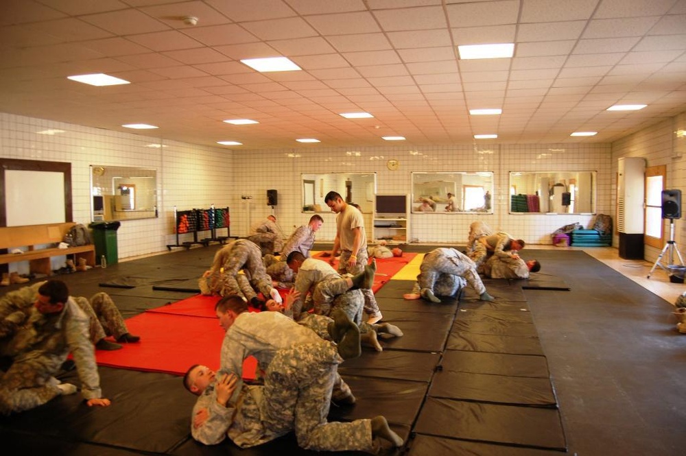 ‘Vanguard’ Battalion soldiers knock out Modern Army Combatives training