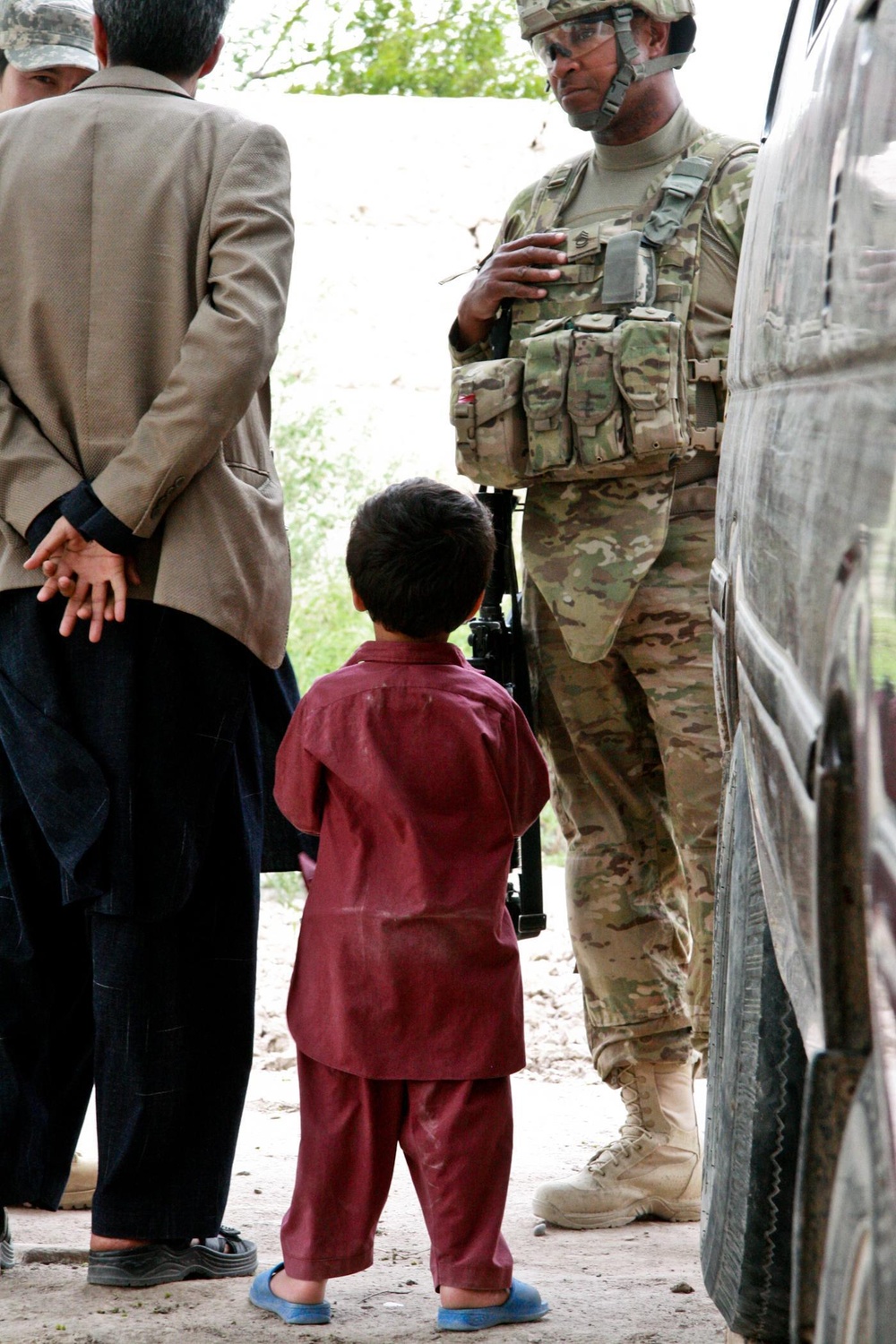Bayonet soldiers first to visit clinic in borderlands
