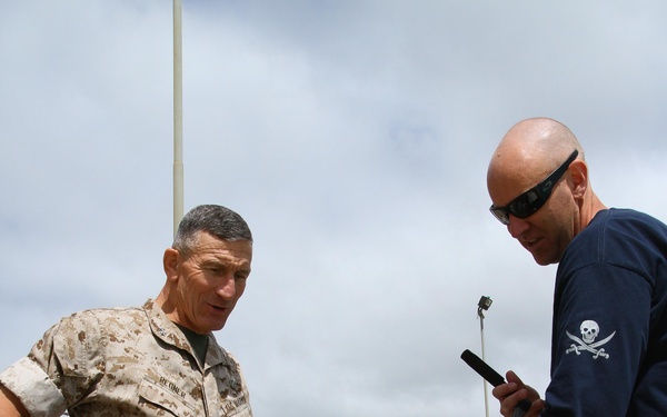 1st Marine Division commanding general inspects new equipment