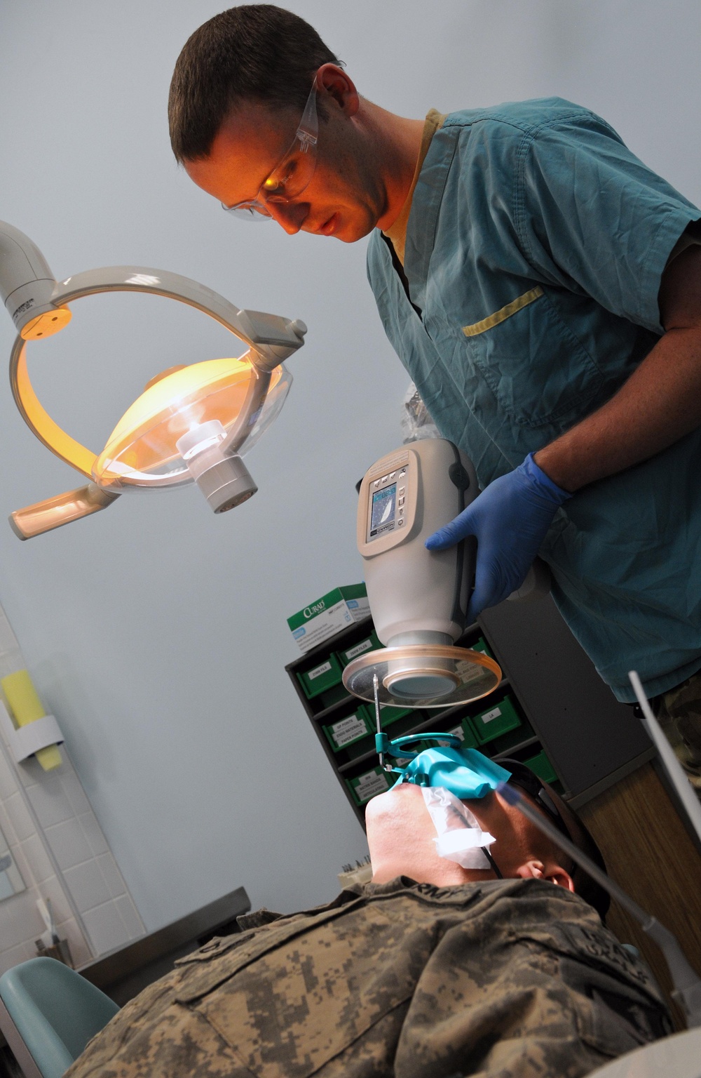 Deployed dentists test lightweight mobile X-ray system