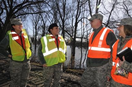 ‘Ministry on the Fly’: National Guard’s Office of the Chaplain Reaches Out to Flood Fighters on Duty