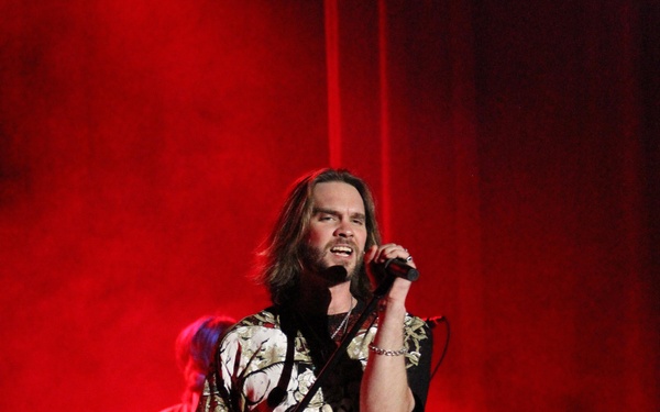 Bo Bice rocks Combat Center