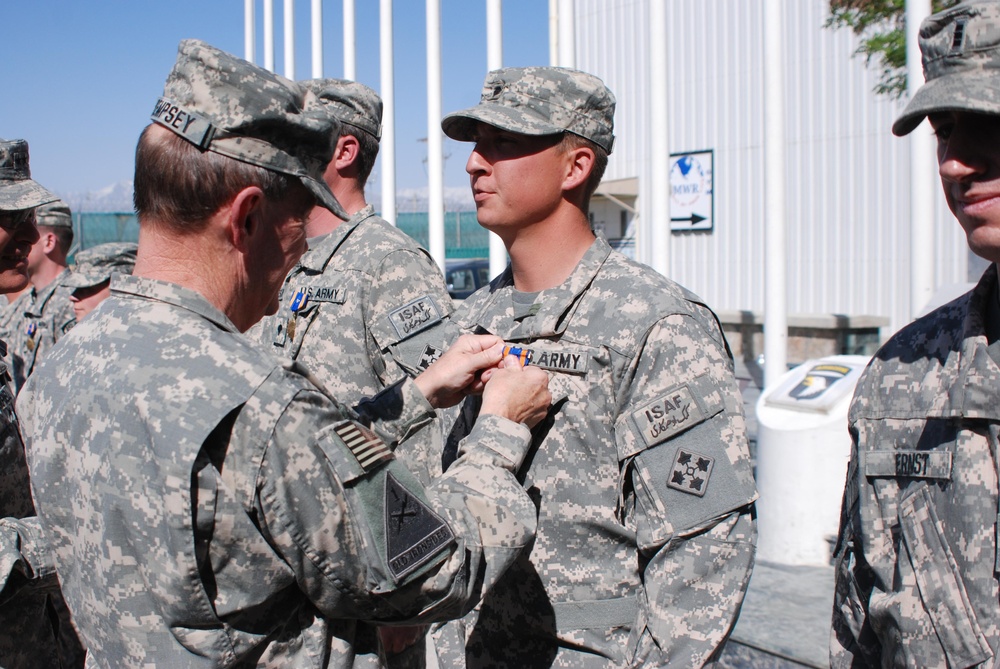 Army Chief of Staff presents valor awards to 10th CAB Soldiers