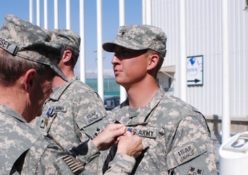 Army Chief of Staff presents valor awards to 10th CAB Soldiers