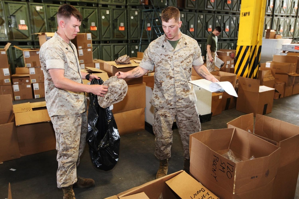 22nd MEU supply issues flame-resistant gear, combat supplies